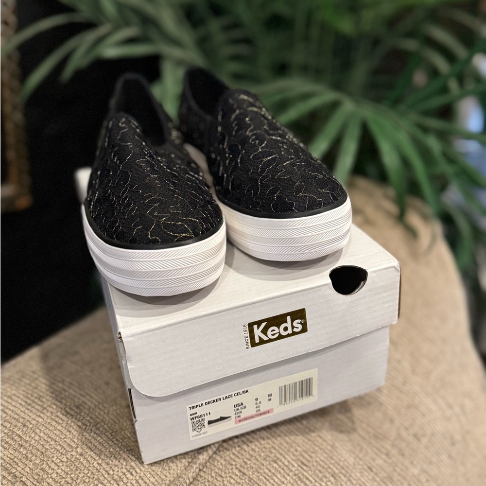 Keds Triple Decker Lace Celebrations Slip On Black with Gold Stitching - Picture 3 of 6